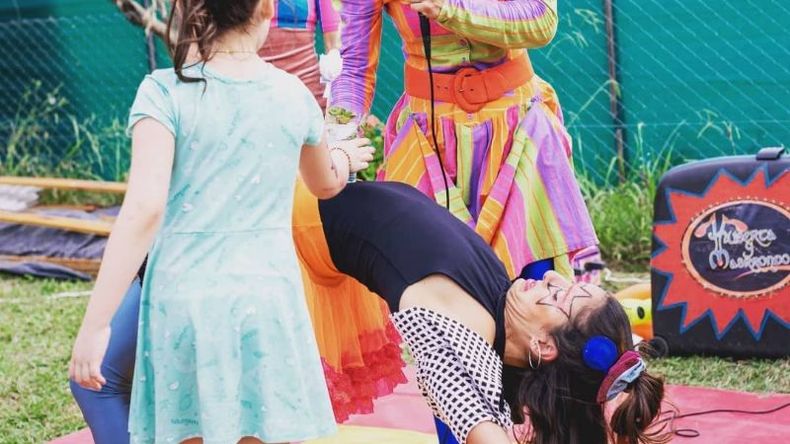 Tres mujeres en escena..