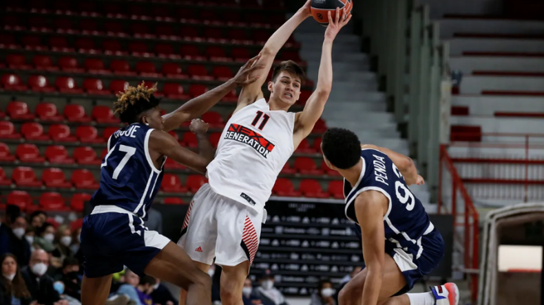 ATAQUE. Giovannetti brilló entre las figuras Sub 18 de la Euroliga..