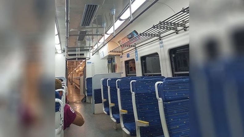 La segunda vez que me toca viajar en vagón con aire y limpio. Tren San Martín. Lauri Lohmann..