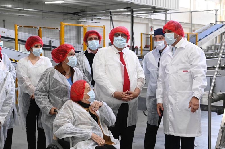 El secretario de Industria y Desarrollo Productivo, José Ignacio de Mendiguren, el gerente general de la empresa, José Zavalía Lagos y la Embajadora de México en la Argentina, Lilia Rossbach Suárez, recorrieron la planta.&nbsp;