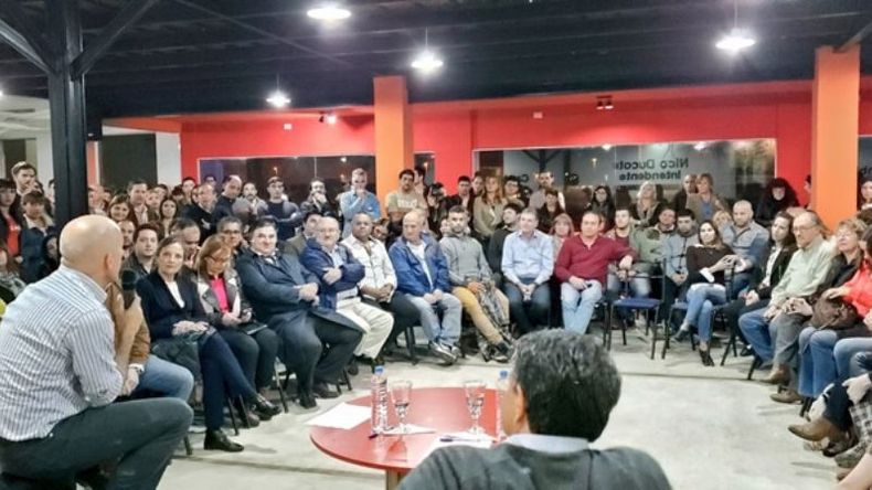 PLENARIO. Ducoté recibió esta semana a militantes junto a Jorge Macri..