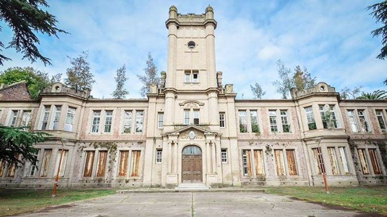 ESPERA. El edificio del Pellegrini se prepara para albergar la vida universitaria..