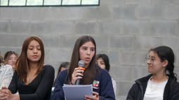 DEBATE. Cientos de jóvenes de todo el distrito se reunieron en el Club Municipal Luchetti de Villa Rosa.
