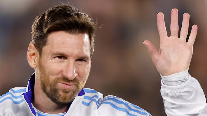 Messi vivió una noche de emociones en el Monumental. (EFE).