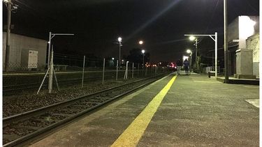 VIDA. La estación Villa Rosa abandona la soledad con la vuelta del tren..