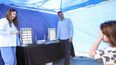 VER BIEN, APRENDER MEJOR. El intendente participó del programa de controles oftalmológicos para chicos.&nbsp;