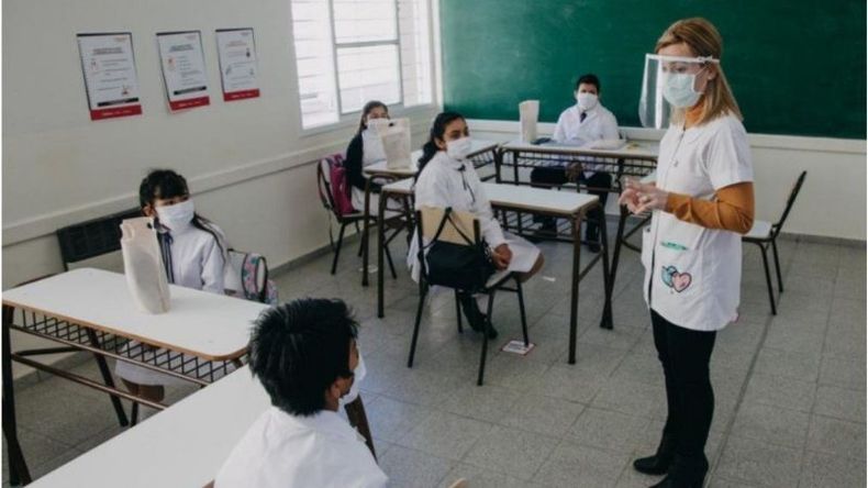 EN EL AULA. Las clases seguirán siendo presenciales durante lasegunda ola..