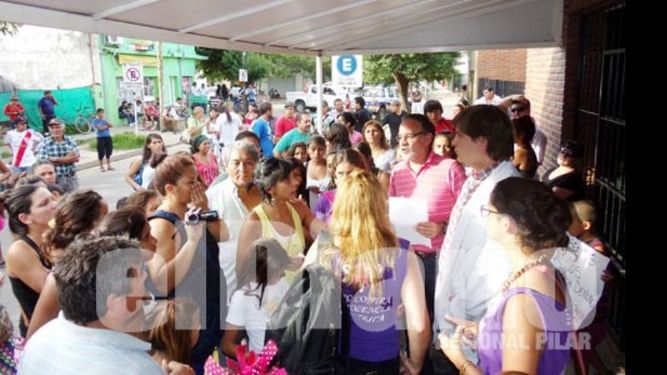 Familiares de mujeres damnificadas fueron recibidos por funcionarios de Salud..