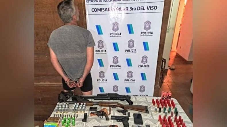 El agresor guardaba en su casa un verdadero arsenal. .