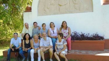 EN FAMILIA. Los historiadores, en La Montonera..