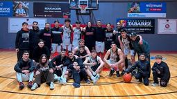 El primer festejo de Derqui en la Liga Metro fue ante su gente.
