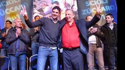 FAMILIA. Tabárez con su suegro el intendente en la presentación de la lista..