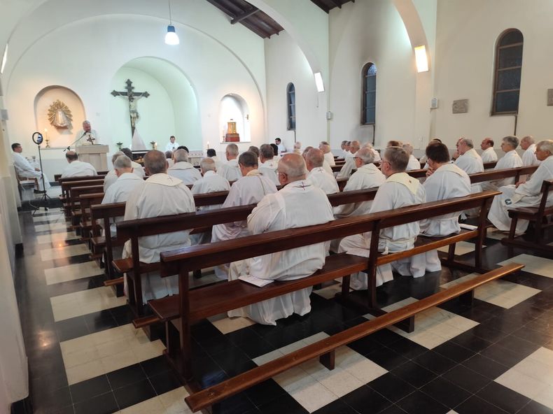 Los obispos están reunidos en El Cenáculo / La Montonera.