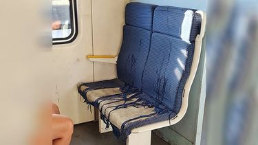 Si me dijeran que tengo que pagar el boleto para viajar en esta mugre, yo tampoco lo pagaría. Deplorable el Tren San Martín. Tomi / @TomiGonzalezOk..