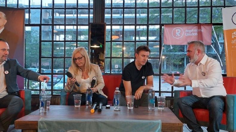ENCUENTRO OPOSITOR. Castaño, Darchéz, García Moritán y Pascual, en la charla de Del Viso..