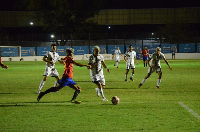 Central Córdoba no pudo ante JJ Urquiza