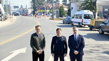 INAUGURACIÓN. Gabriel Katopodis, Axel Kicillof y Federico Achával durante la recorrida por la ruta 8.&nbsp;