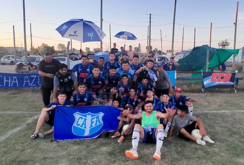 EQUIPO. Flecha Azul viene en alza y se prende en la pelea de la Divisi&oacute;n B.