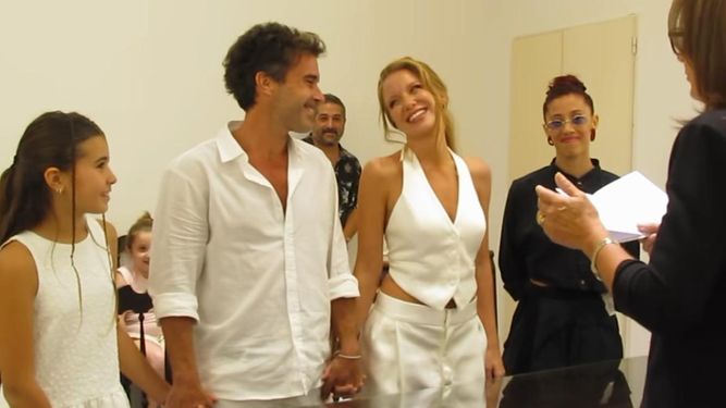 El actor Nicolás Cabré, vecino de Pilar desde hace más de dos décadas, contrajo matrimonio con la bailarina Rocío Pardo. Estuvo acompañado por Rufina, su hija nacida de su relación con la China Suárez.&nbsp;