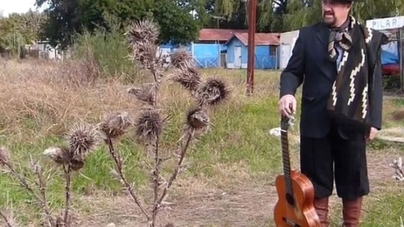Carlos Berretta aportó un recitado criollo..