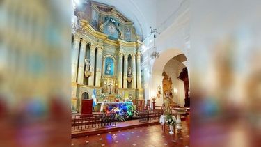 Les compartimos el hermoso pesebre de la Parroquia Nuestra Señora del Pilar ¿Sabías que el Pesebre de Navidad forma parte de la tradición cristiana y representa la llegada de Jesús al mundo? Es una buena ocasión para conocerlo y sumergirse en el espíritu navideño. Pilar Turismo / @PilarTurismo..