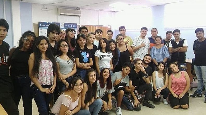 Los jóvenes reciben acompañamiento incluso luego de finalizada la capacitación..