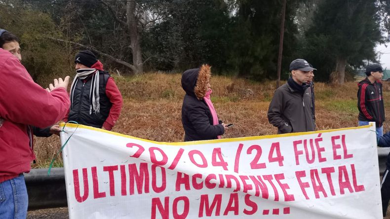 Los vecinos vienen reclamando la reconstrucción del puente, cuya ausencia ya causó accidentes fatales.