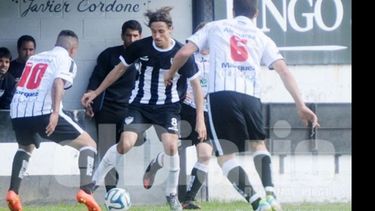 Emiliano Ronconi ingresaría como titular por el expulsado Minutillo..