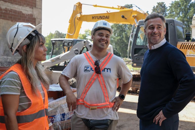 Federico Achával supervisó la obra de construcción del edificio para la Universidad Nacional de Pilar.