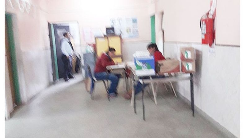 INFRAESTRUCTURA. Suteba denunció que hay precepotres en un pasillo, en la EES 31, de Pilar,.