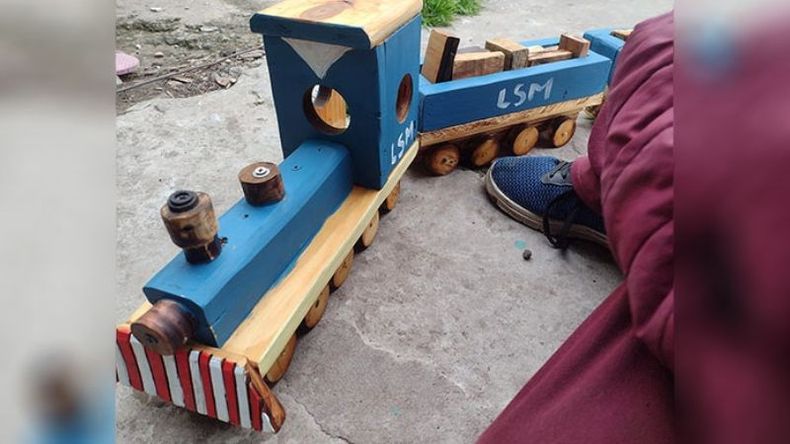 Tren con servicio a Pilar, parando en todas! Solange Ederle..