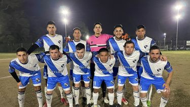 EQUIPO. El once inicial de Unión que jugó el jueves por la noche en Del Viso.