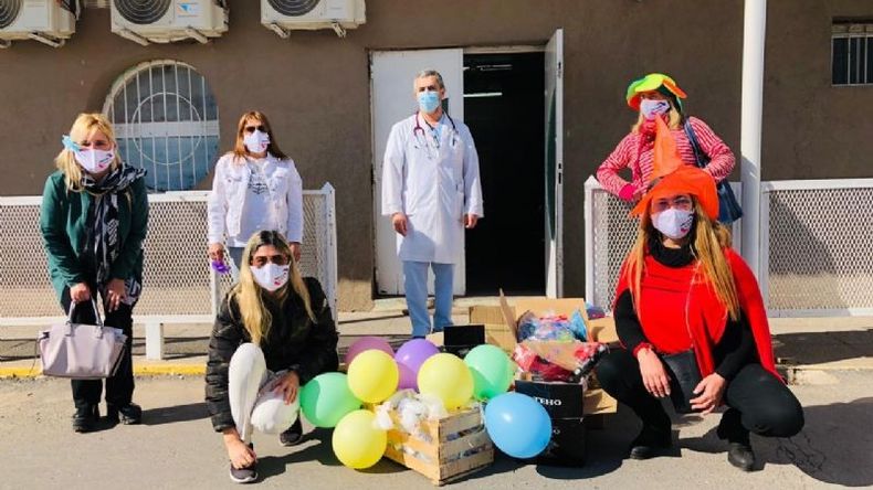 Solidarias. Ayer, Comprometidas entregó juguetes en el Hospital Falcón. .