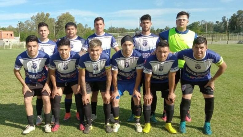 EQUIPO. La formación de Albiazul, finalista del Torneo de Verano..