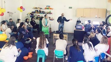 ESTUDIO. El curso consta de 15 encuentros con especialistas..