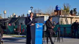 ACTO DE INAUGURACIÓN. Lo encabezan Federico Achával y el gobernador Axel Kicillof.