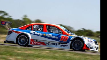 EN LA LARGADA. El Mercedes Nº 10 no largó en Termas de Río Hondo..