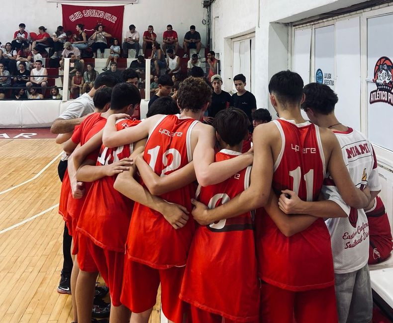 Los Sub 15 de Sportivo se abrazaron al triunfo en el Rancho.