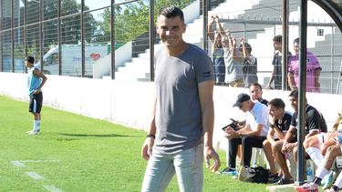 FIRMA PITER. “(Por ser recién ascendidos) estamos haciendo un torneo bárbaro.”