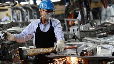 Los beneficiarios de ambas prestaciones percibirán en junio un monto de $ 78.000. ¿Qué pasará con la primera cuota del aguinaldo?