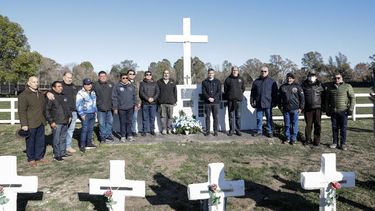 HÉROES. Los excombatientes de Malvinas recibieron su homenaje en el cenotafio. &nbsp;