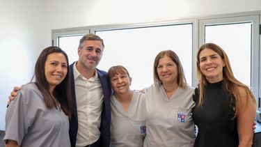 SALUD. Achával y Peralta, junto a parte del personal del Hospital Odontológico Municipal