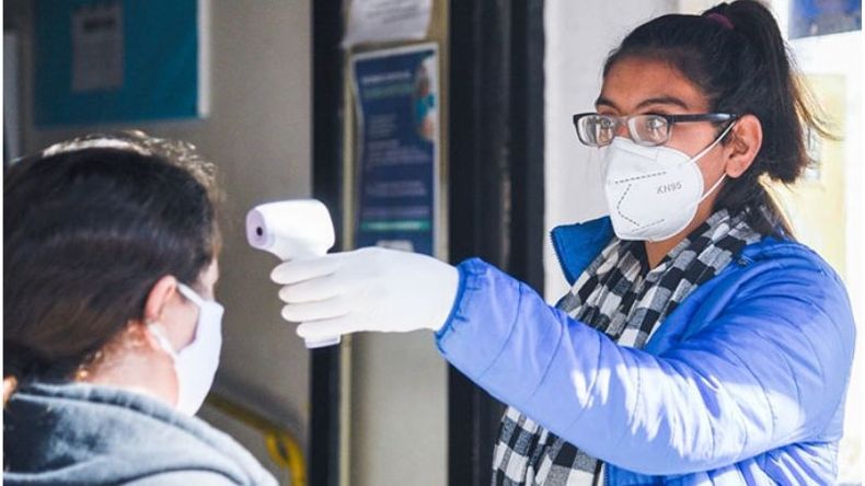 CONTROLES. En las actividades permitidas se multiplican los termómetros..