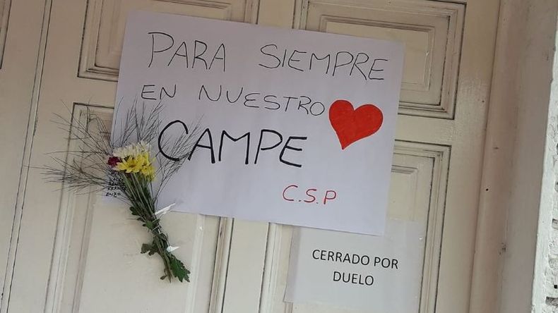 El homenaje del Rojo en su sede..