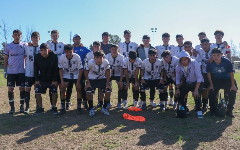 PUNTERA. La Sexta División de Real Pilar lidera junto a JJ Urquiza.