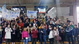 MARCHA. Docentes de Pilar y la región hicieron un “trenazo” en el camino a la marcha.