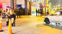 La joven embistió a la moto al ingresar a una estación de servicio. La joven embistió a la moto al ingresar a una estación de servicio.