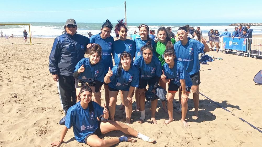 El equipo de fútbol playa Gauchitos Pilarica.&nbsp;