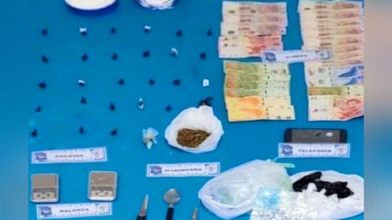DROGAS. La cocaína y marihuana incautada tras los allanamientos. .