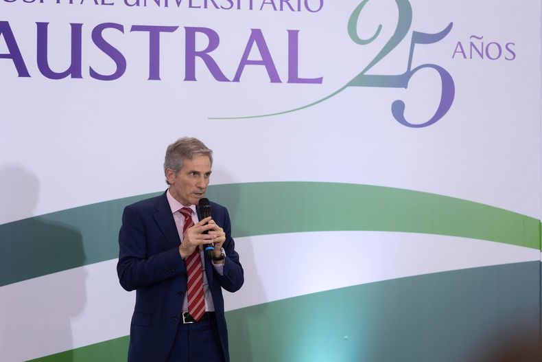 Juli&aacute;n Rodr&iacute;guez, rector de la Universidad Austral.